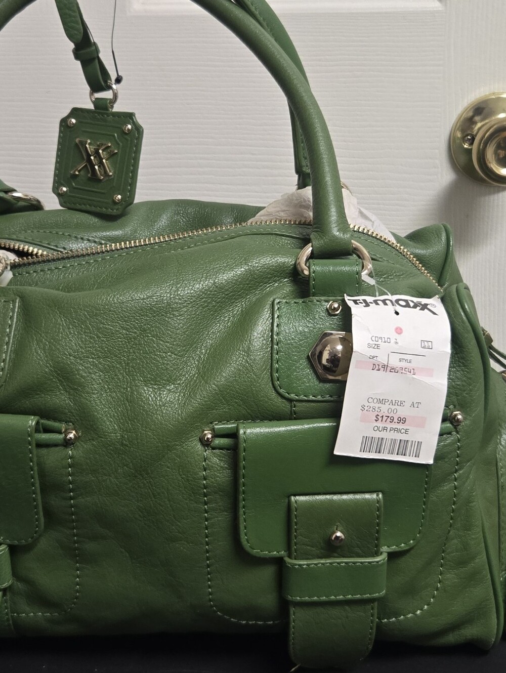 Extra Large Maxx New York Green Leather Barrel Handbag - Designer Style - Picture 12 of 13